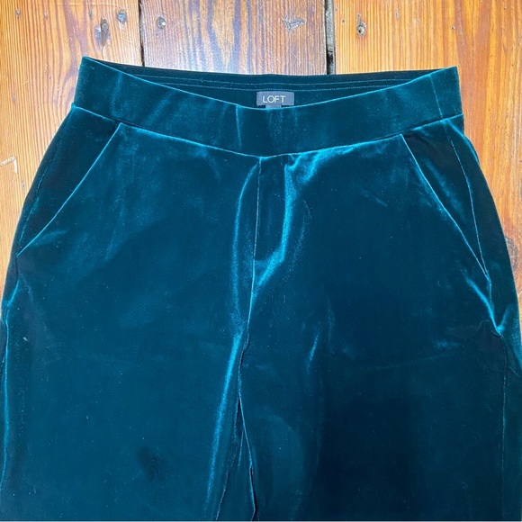 LOFT Women's Velvet Tapered Pull On Pants Size M Emerald Green Pockets Holiday - Picture 5 of 10